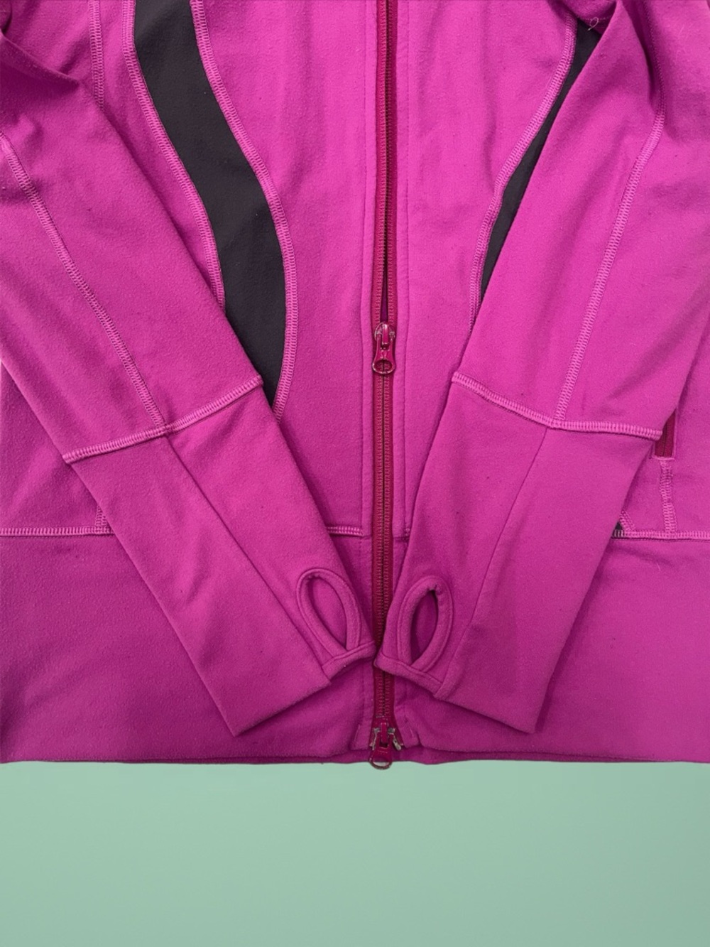 🚴🏼♀️ Lululemon In Stride Jacket~Women’s Sz 4~Fuchsia w/ Large Black Logo - Picture 6 of 12